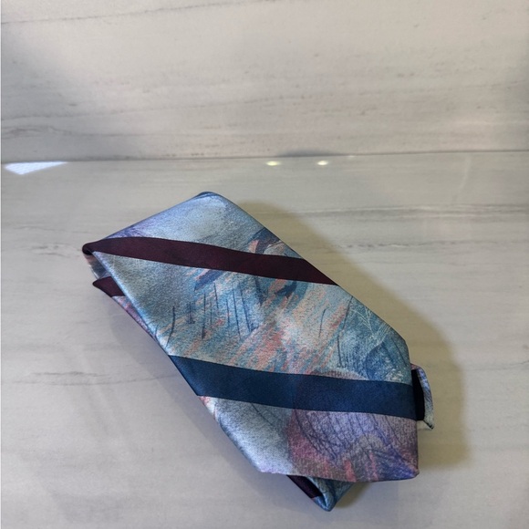 Oscar de la Renta Blue and Red Silk Tie - Picture 1 of 2